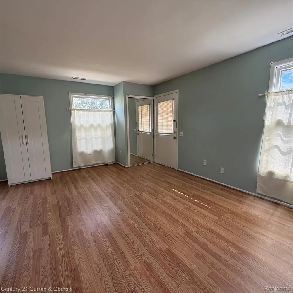 2926 Meadowbrook Court #C Orion Charter Township, MI 48360