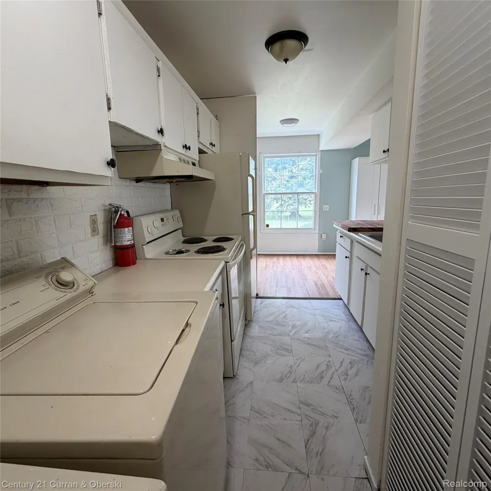 2926 Meadowbrook Court #C Orion Charter Township, MI 48360