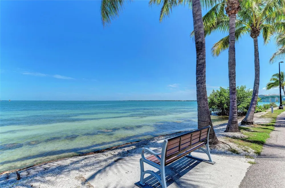 1510 GRANTHAM DRIVE Sarasota, FL 34234