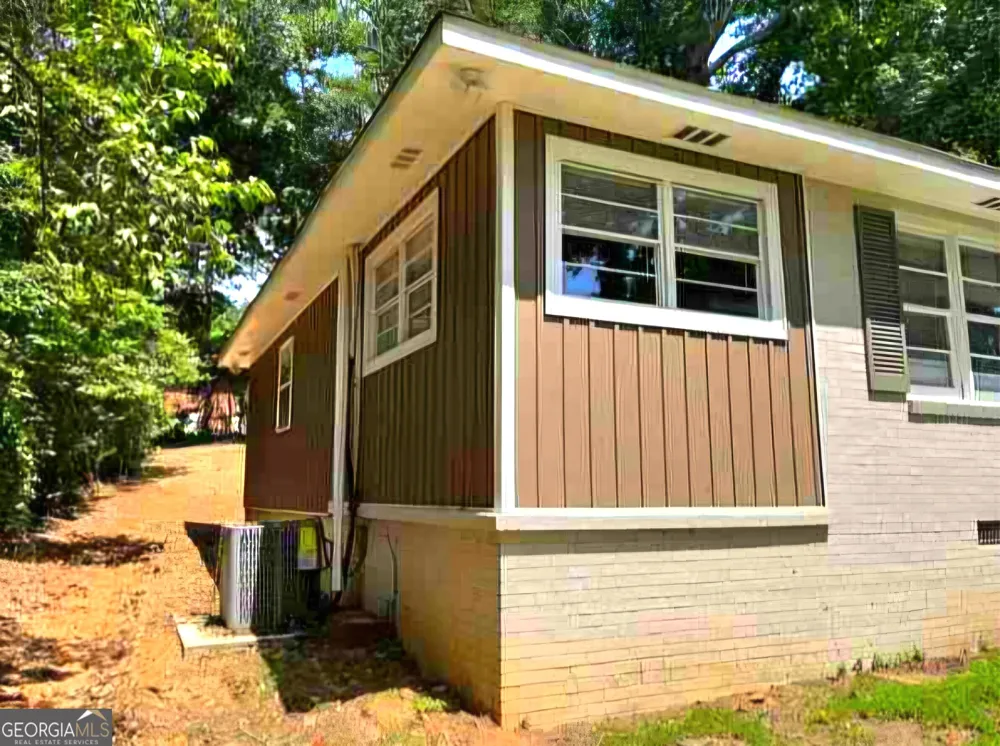 1957 Knightsbridge RD Macon, GA 31211