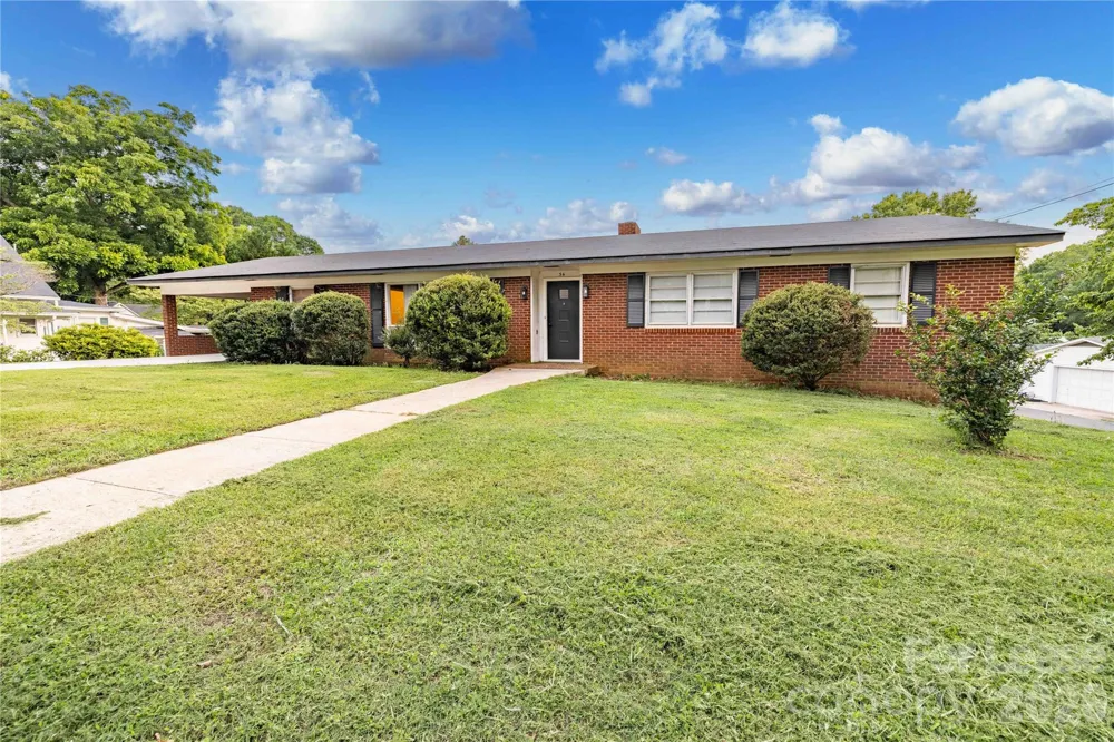 34 Willow Street Badin, NC 28009