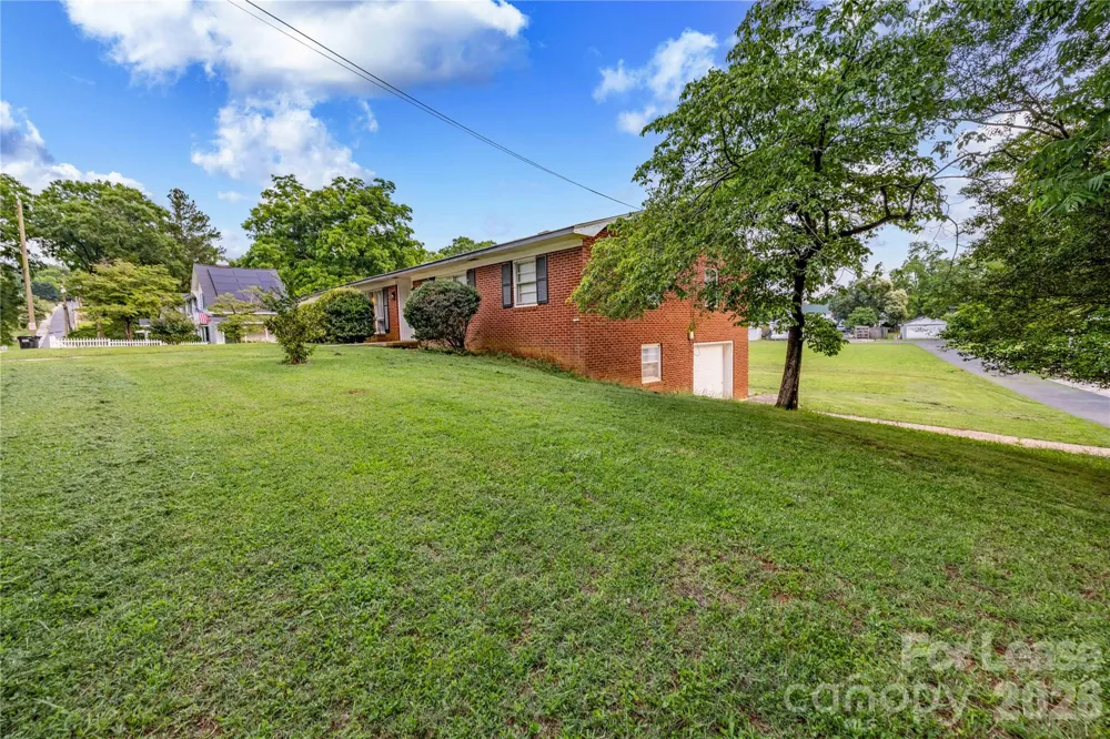 34 Willow Street Badin, NC 28009