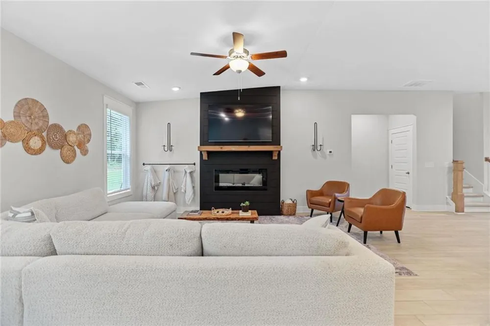96 Whites Pond Road Moreland, GA 30259