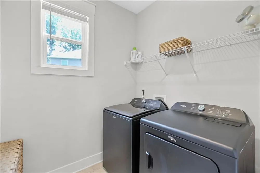 96 Whites Pond Road Moreland, GA 30259