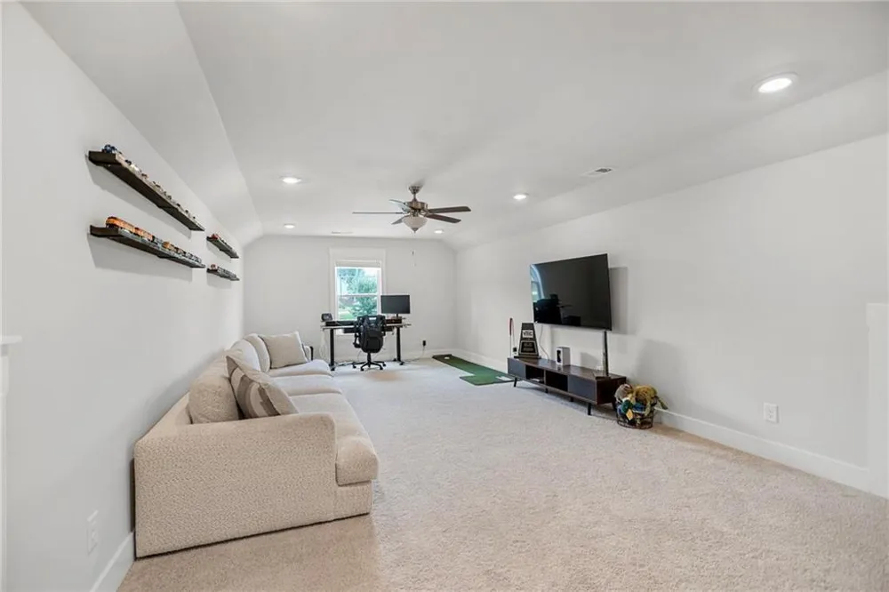 96 Whites Pond Road Moreland, GA 30259
