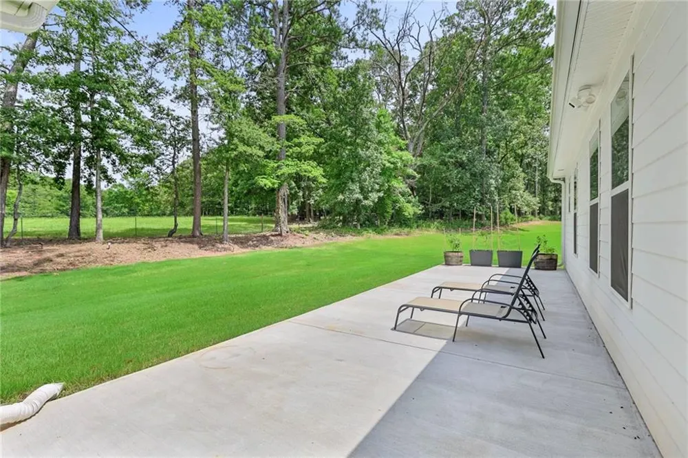 96 Whites Pond Road Moreland, GA 30259