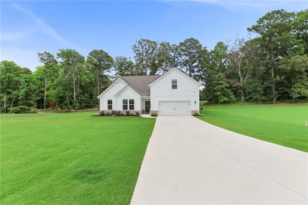 96 Whites Pond Road Moreland, GA 30259