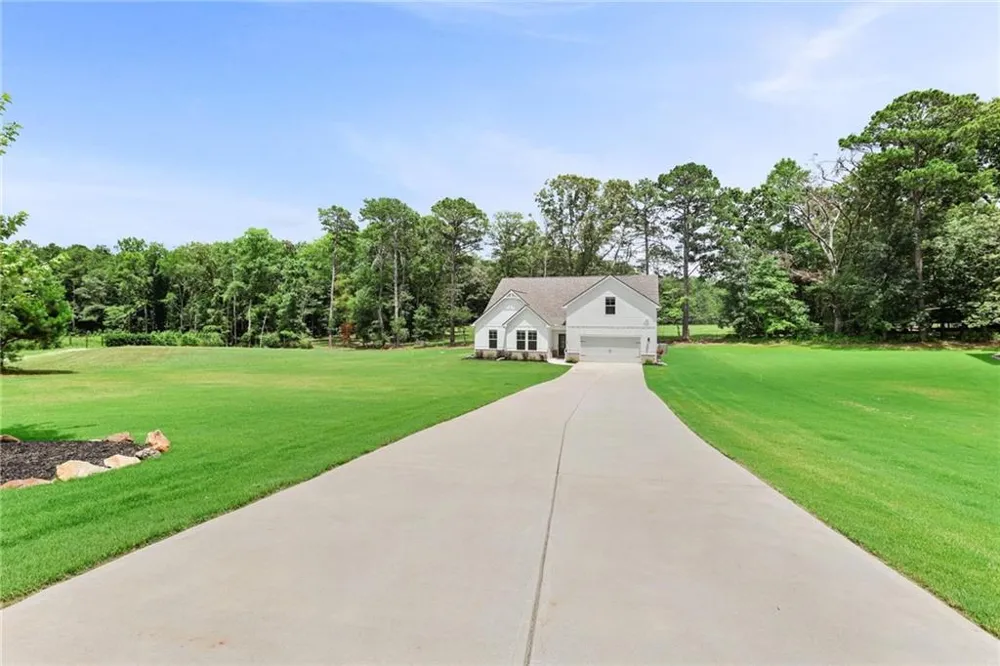 96 Whites Pond Road Moreland, GA 30259