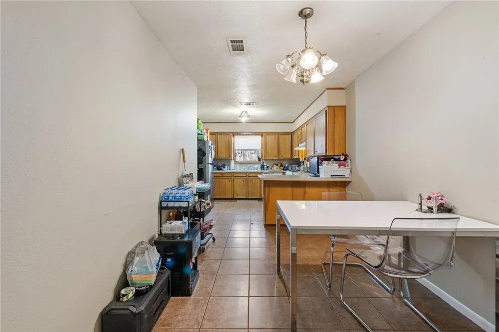 3239 Red Robin Loop Bryan, TX 77802