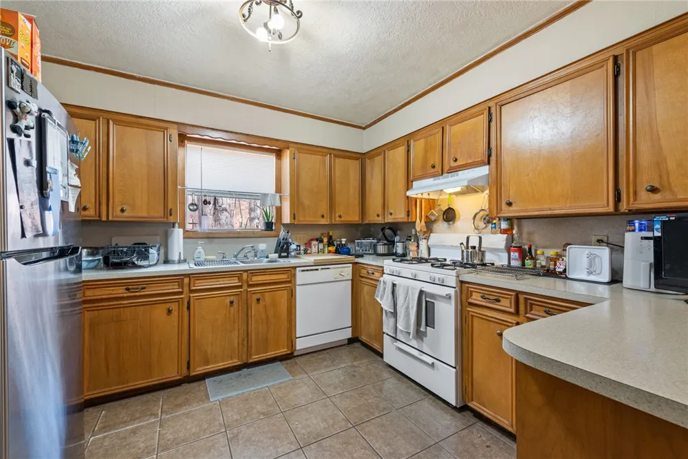 3239 Red Robin Loop Bryan, TX 77802