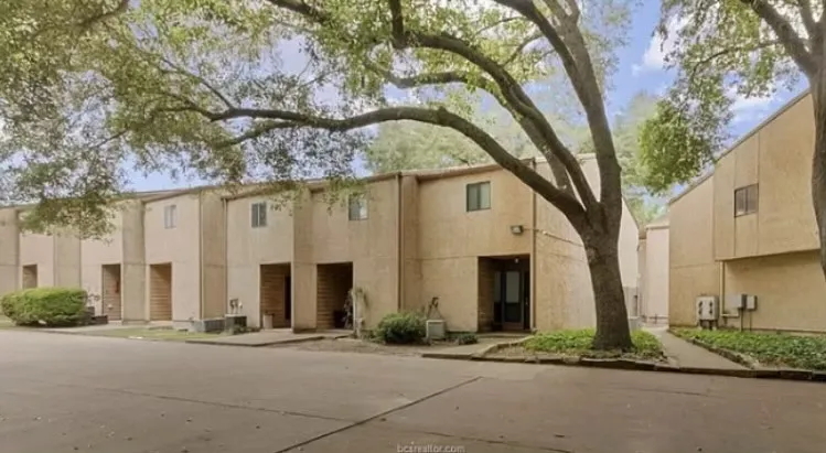 4345 Carter Creek Parkway #12 Bryan, TX 77802