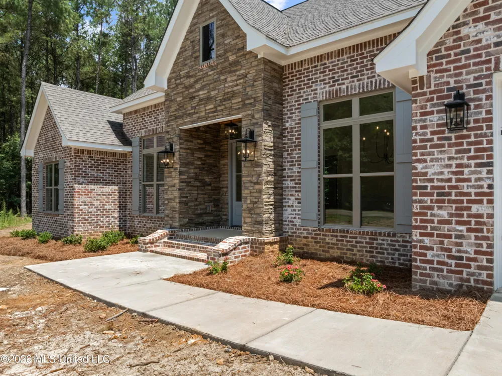 6 Shadow Ridge Drive Laurel, MS 39443