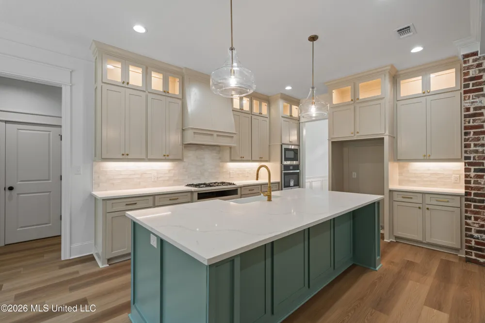 6 Shadow Ridge Drive Laurel, MS 39443