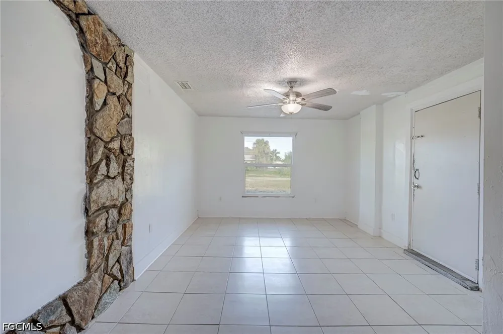 Travis Avenue North Fort Myers, FL 33903