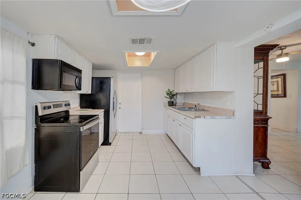 Travis Avenue North Fort Myers, FL 33903