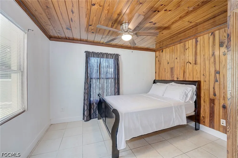 Travis Avenue North Fort Myers, FL 33903