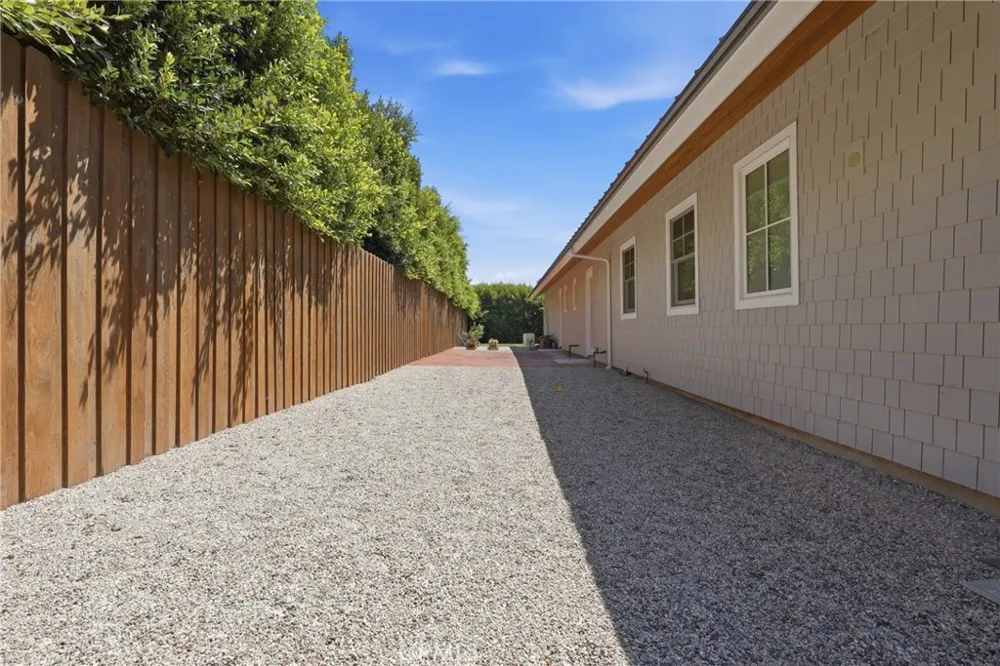 5660 Busch Drive Malibu, CA 90265