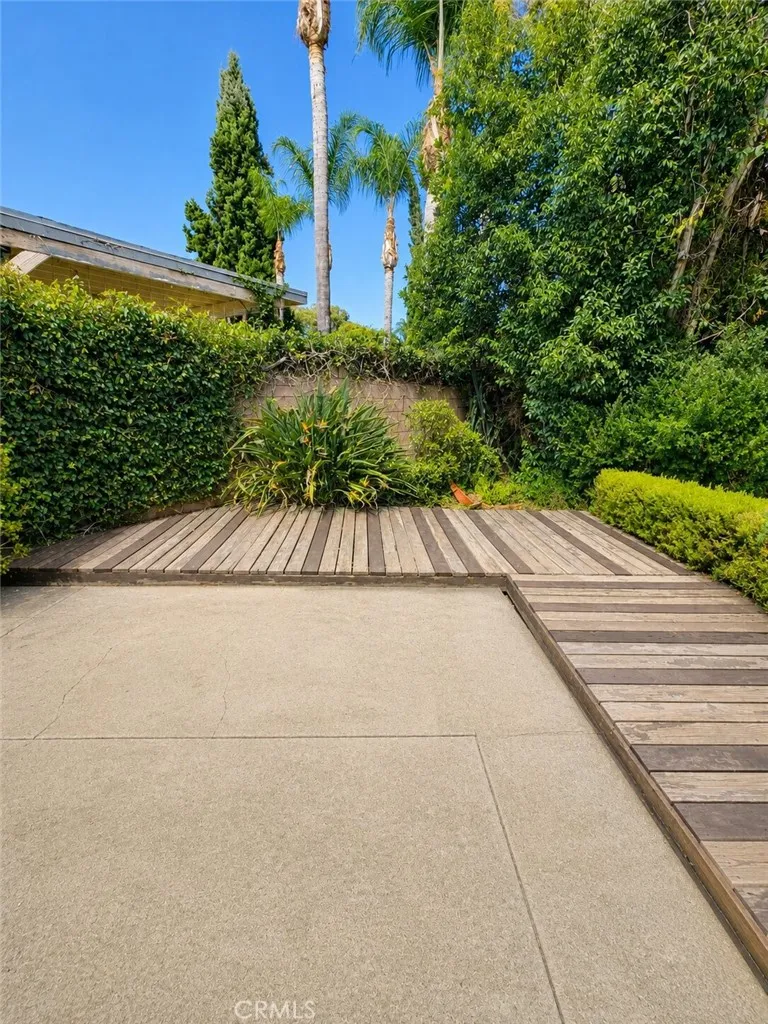 9635 Broadway Temple City, CA 91780