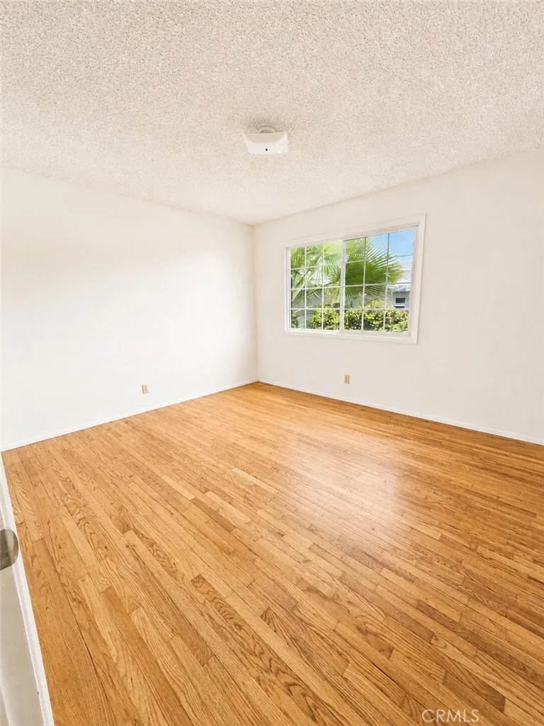 9635 Broadway Temple City, CA 91780