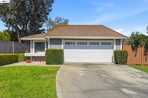 38109 Iris Court