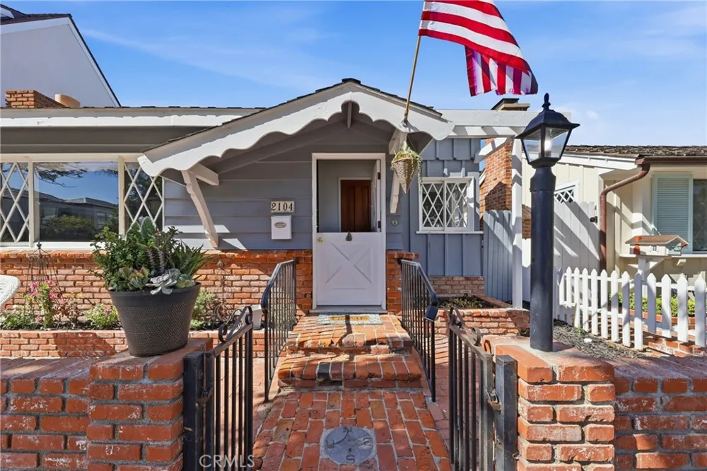 2104 E Ocean Newport Beach, CA 92661