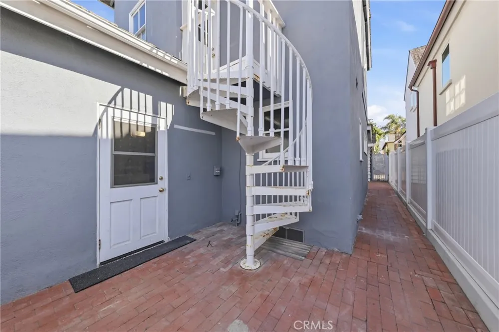 2104 E Ocean Newport Beach, CA 92661