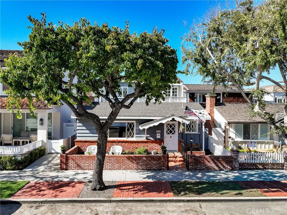 2104 E Ocean Newport Beach, CA 92661