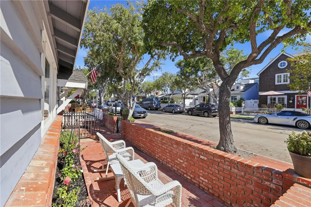 2104 E Ocean Newport Beach, CA 92661