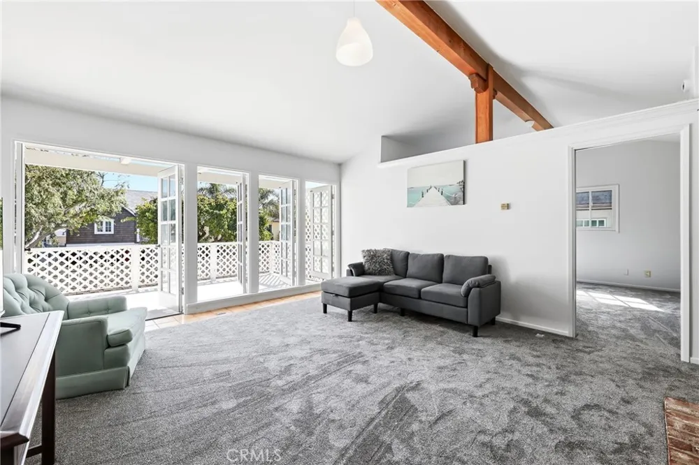 2104 E Ocean Newport Beach, CA 92661