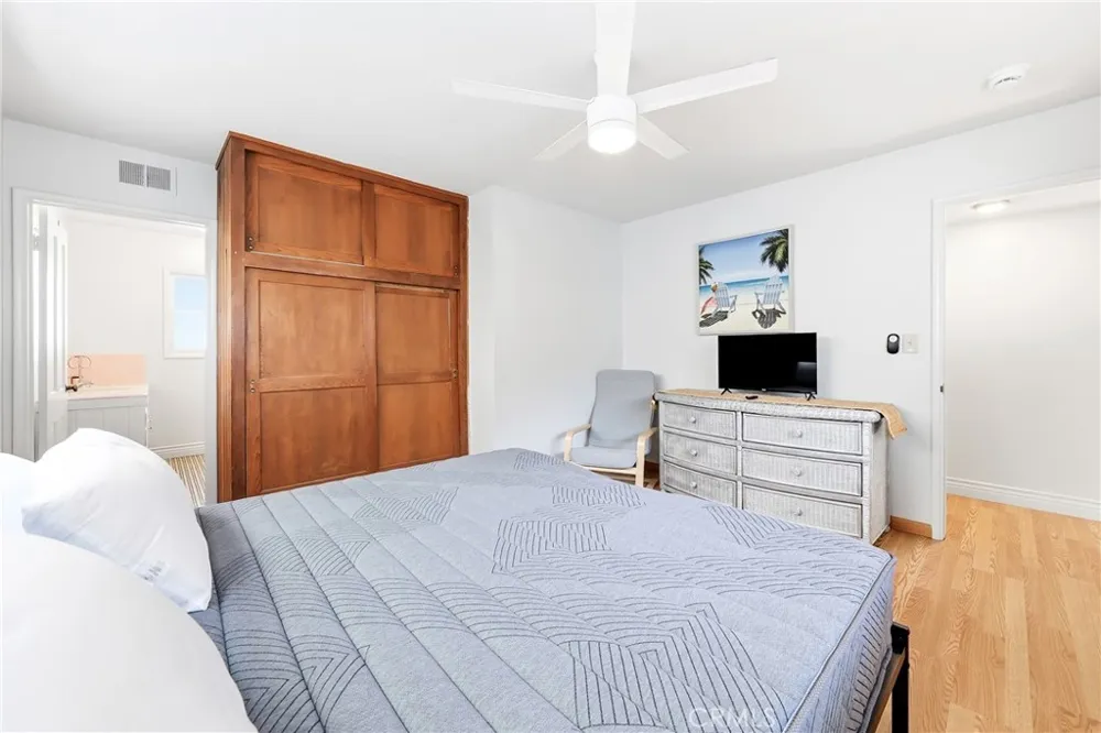 2104 E Ocean Newport Beach, CA 92661
