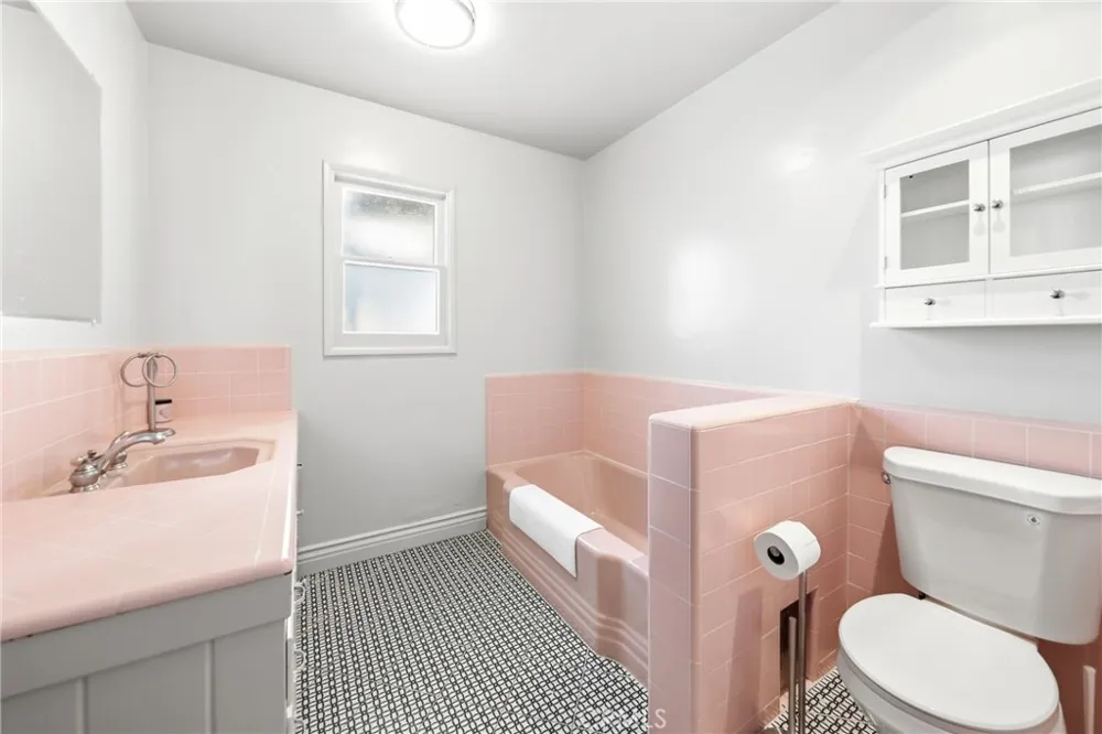 2104 E Ocean Newport Beach, CA 92661