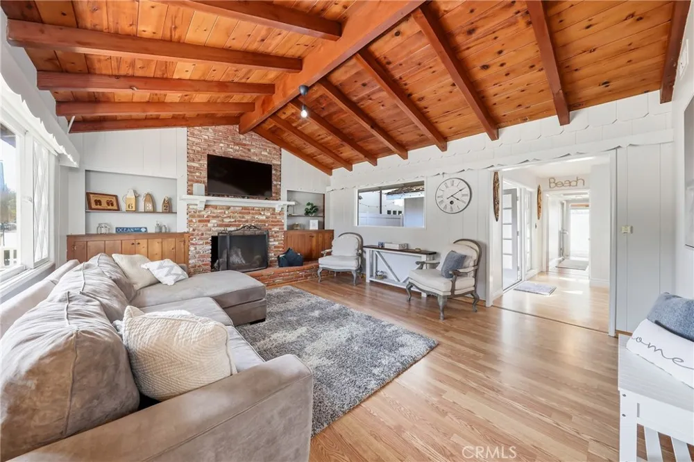 2104 E Ocean Newport Beach, CA 92661
