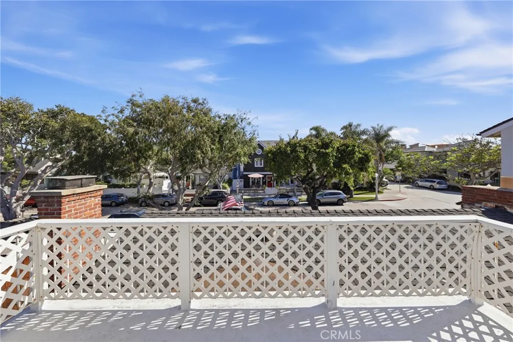 2104 E Ocean Newport Beach, CA 92661