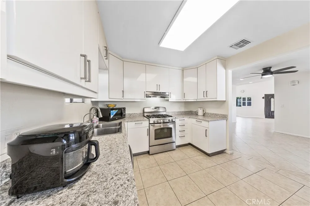 12159 Pantheon Norwalk, CA 90650