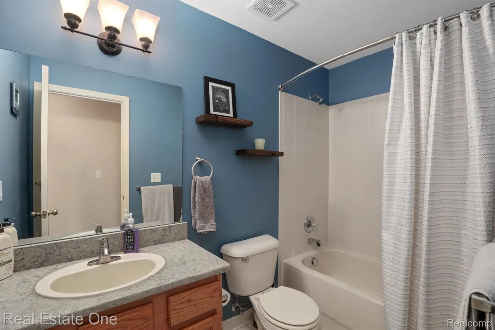 25209 Chesapeake Circle Commerce Charter Township, MI 48390