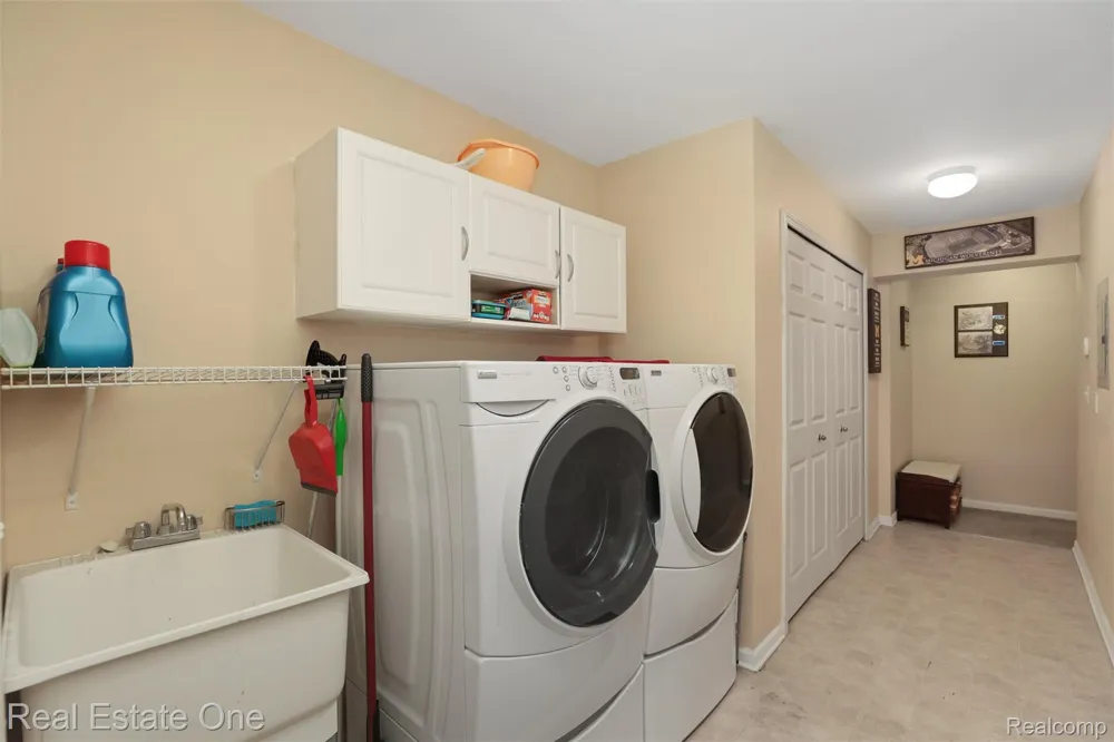25209 Chesapeake Circle Commerce Charter Township, MI 48390