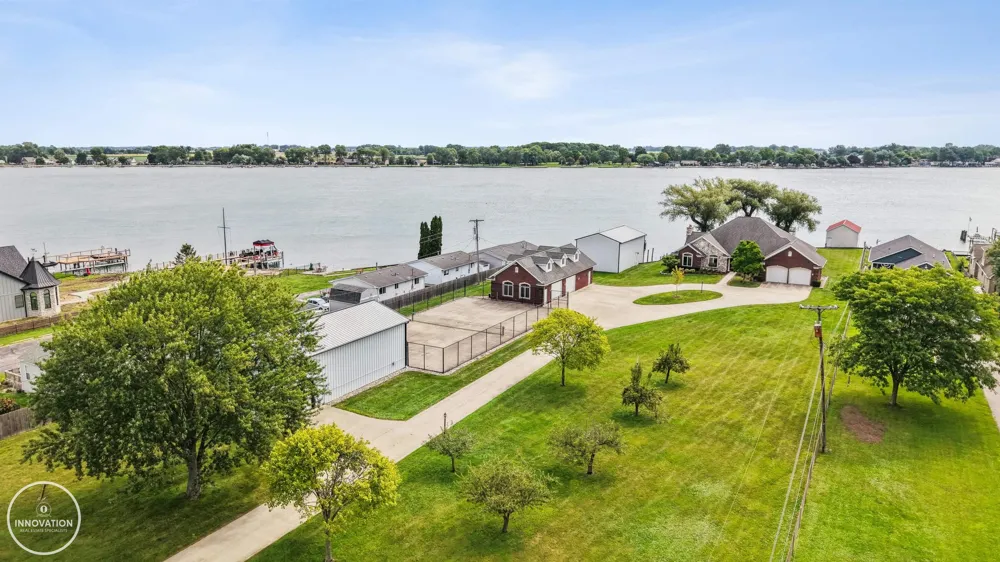 9305 River Road Clay Township, MI 48001
