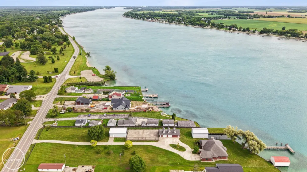 9305 River Road Clay Township, MI 48001
