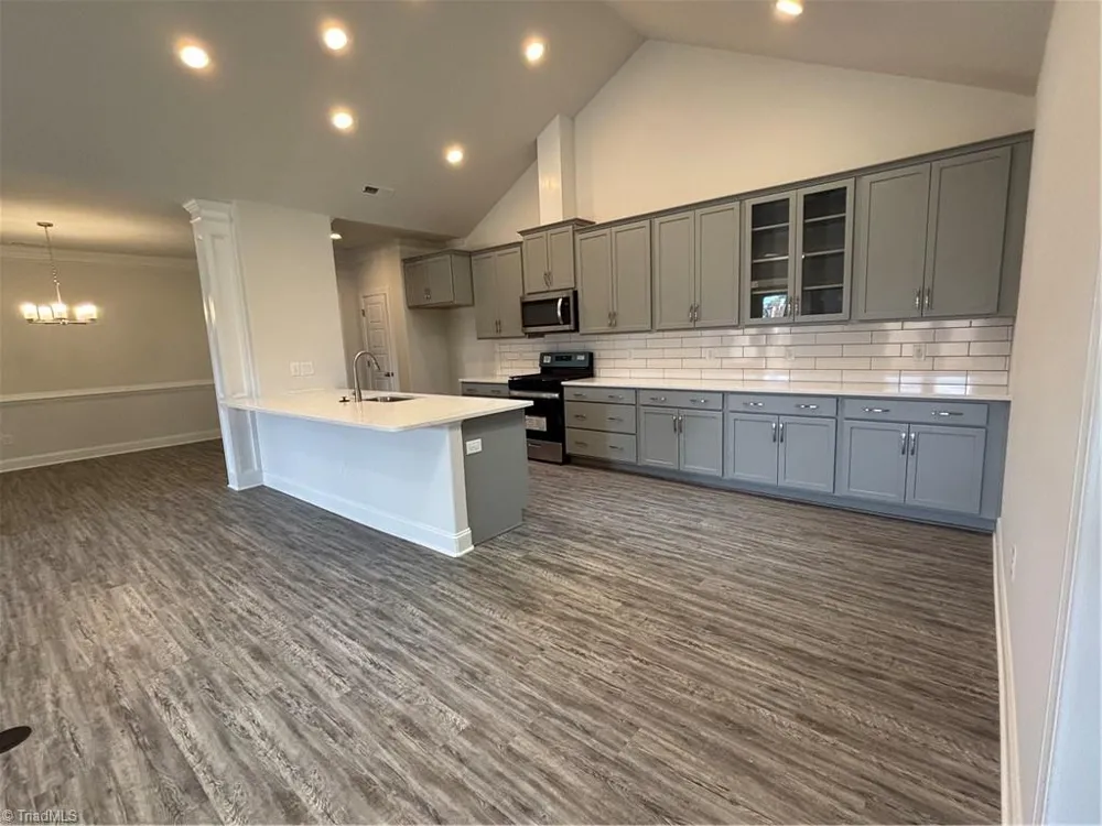 1041 Bonanza Lane Mebane, NC 27302