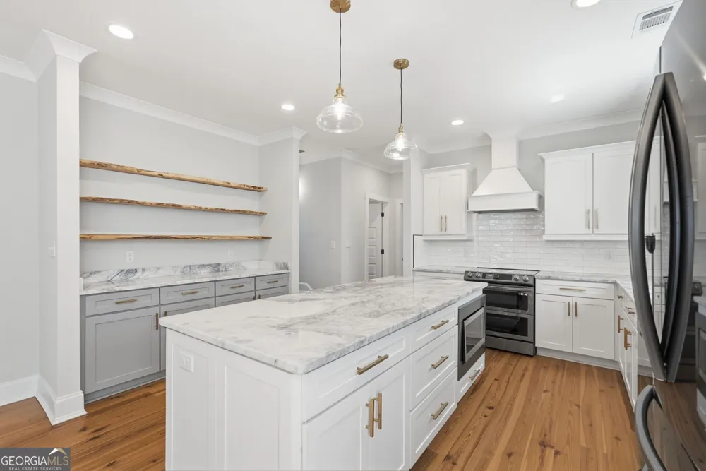 766 E Park AVE Savannah, GA 31401