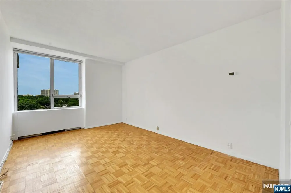 3 Horizon Road 1406 Fort Lee, NJ 07024