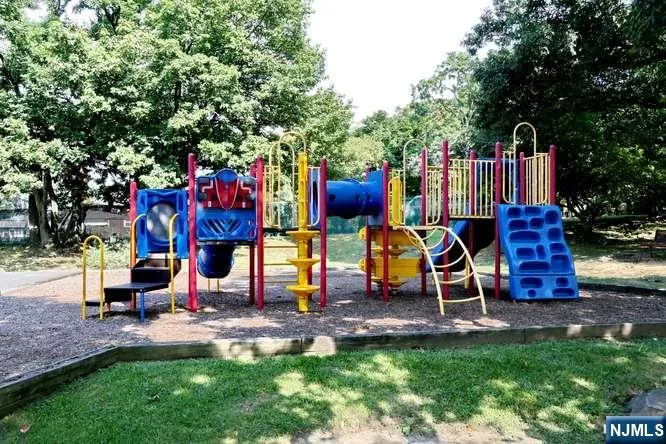 3 Horizon Road 1406 Fort Lee, NJ 07024