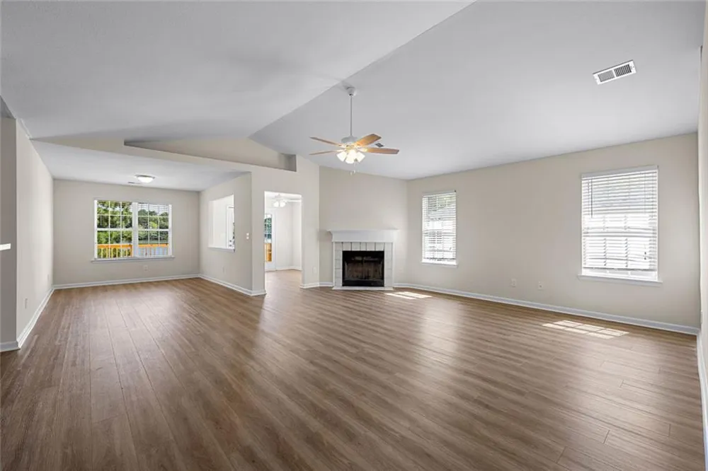 55 Lakeside Point Covington, GA 30016