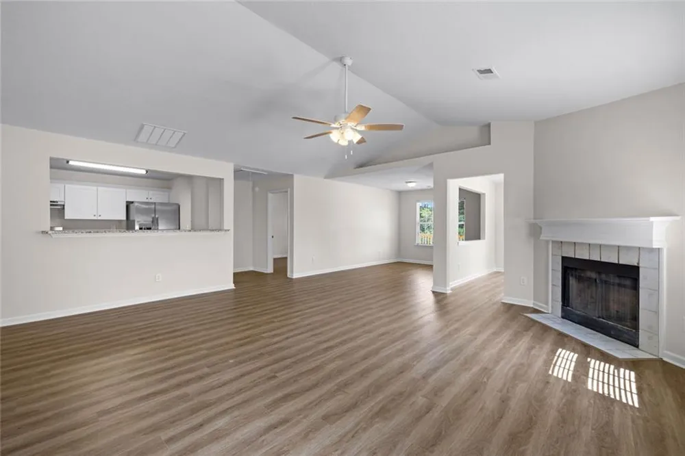 55 Lakeside Point Covington, GA 30016
