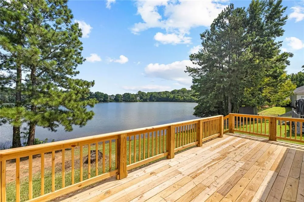 55 Lakeside Point Covington, GA 30016