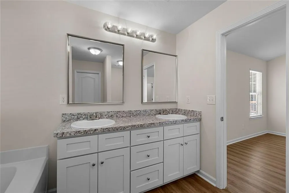 55 Lakeside Point Covington, GA 30016