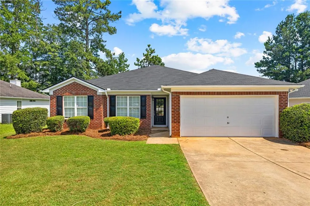 55 Lakeside Point Covington, GA 30016