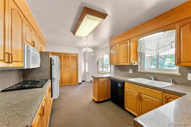7080 W 43rd Place Wheat Ridge, CO 80033