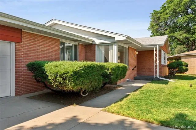 7080 W 43rd Place Wheat Ridge, CO 80033