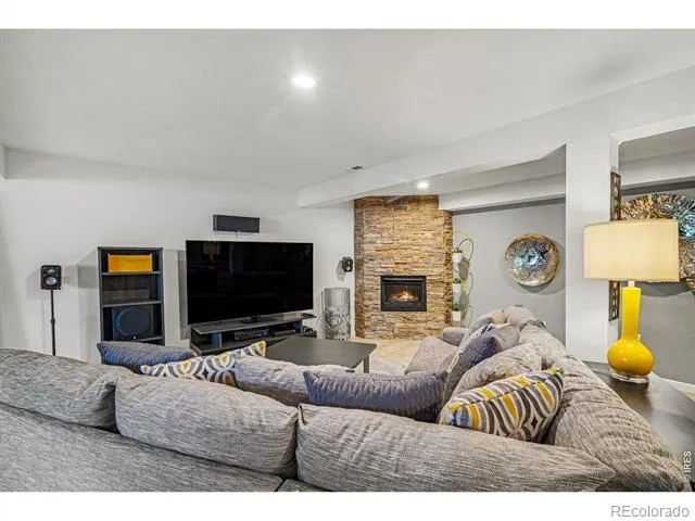 9690 S Dover Way Littleton, CO 80127